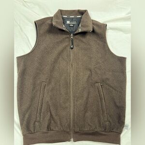 Jos A Bank David Leadbetter Full Zip Vest 100% Poly Brown w/ Zipper Pockets Med.